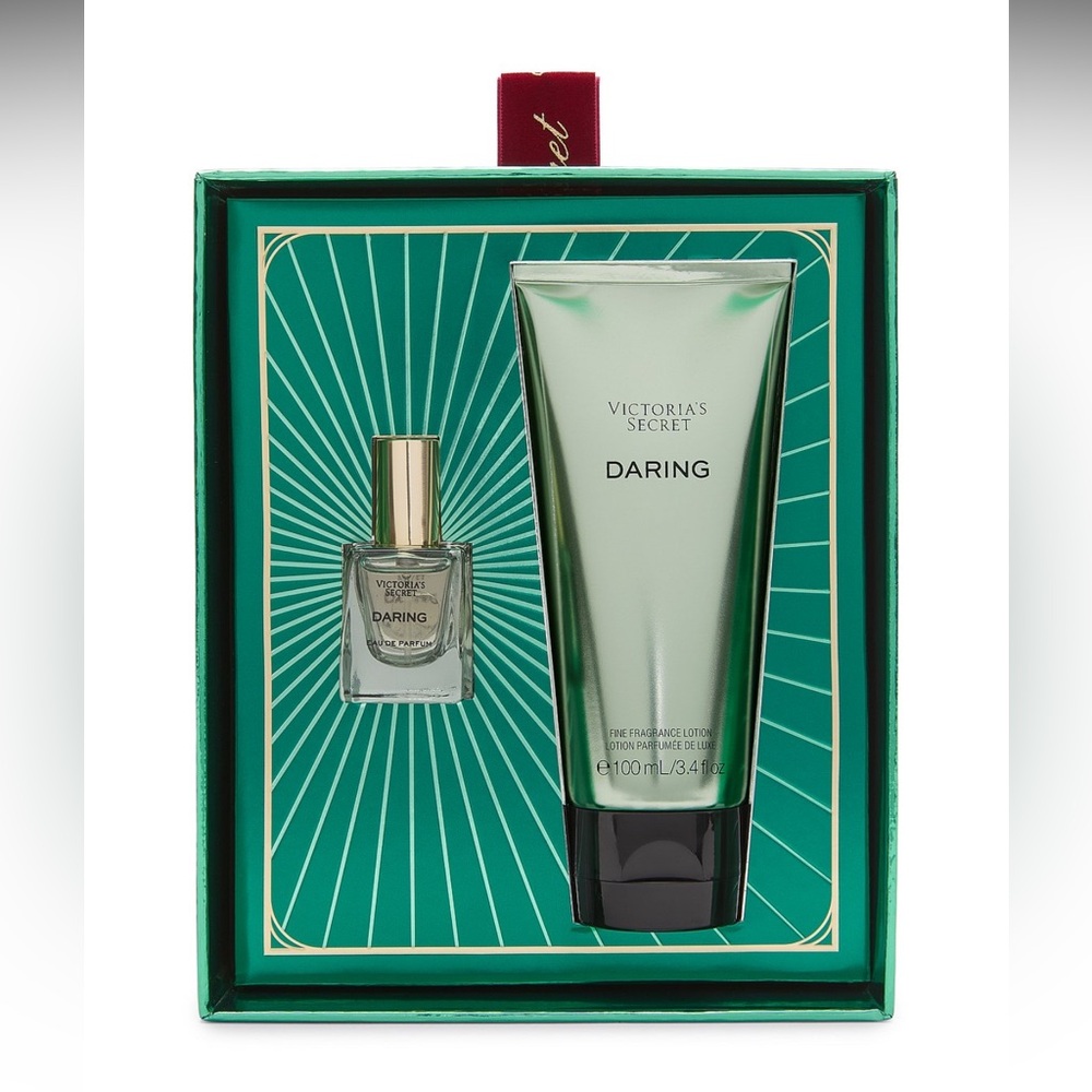 Victoria's Secret Daring Body Wash Set - Green and Gold
